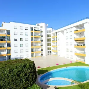 quiet-apartment-overlooking-the-swimming-pool.hotelaalgarve.com/